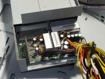 NEC サーバー 80PLUS PLATINUM と GOLD